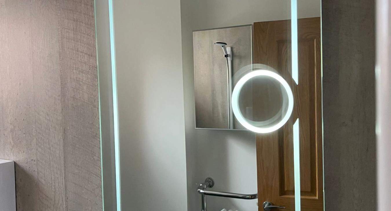 LED mirror lighting